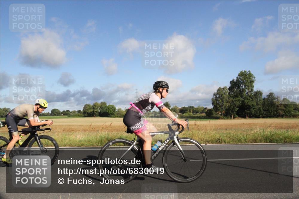25.08.2024 - Elbe Triathlon Hamburg Fuchs,  Jonas http://msf.ph/oto/6830019 25.08.2024 09:16:55 Radfahren 106, 108, 277, 59 meine-sportfotos.de