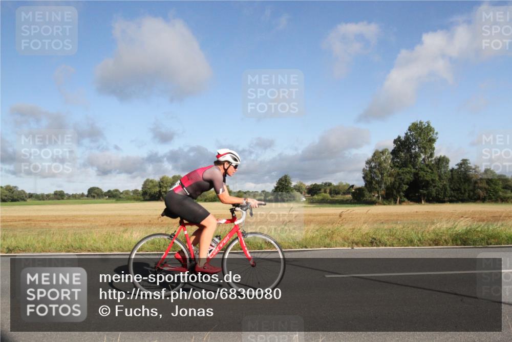 25.08.2024 - Elbe Triathlon Hamburg Fuchs,  Jonas http://msf.ph/oto/6830080 25.08.2024 09:17:50 Radfahren 289, 323, 265, 71 meine-sportfotos.de