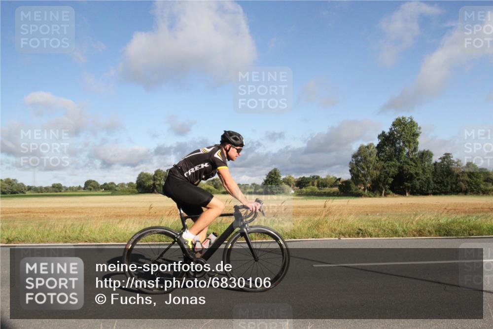 25.08.2024 - Elbe Triathlon Hamburg Fuchs,  Jonas http://msf.ph/oto/6830106 25.08.2024 09:18:11 Radfahren 391, 326, 107, 339, 234 meine-sportfotos.de