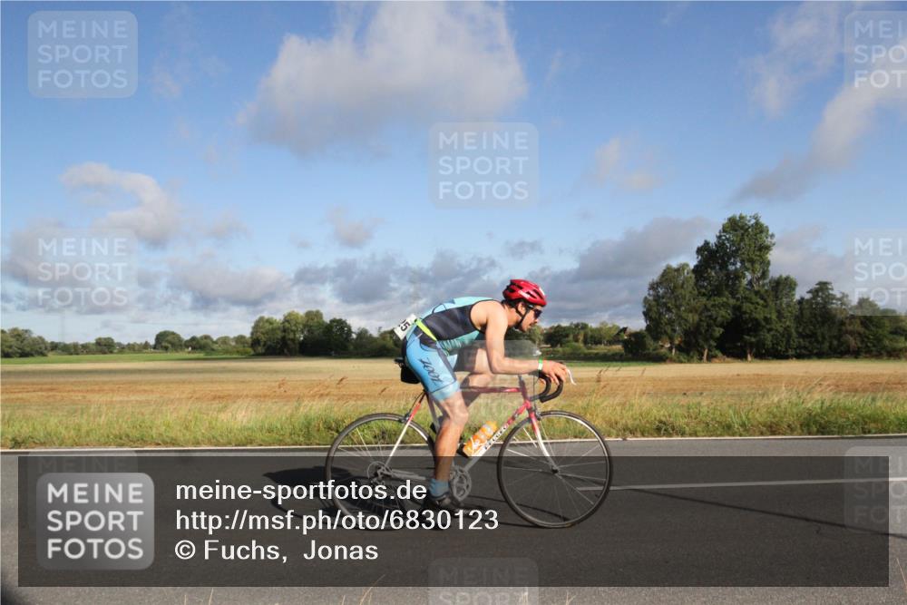 25.08.2024 - Elbe Triathlon Hamburg Fuchs,  Jonas http://msf.ph/oto/6830123 25.08.2024 09:18:21 Radfahren 234, 325 meine-sportfotos.de