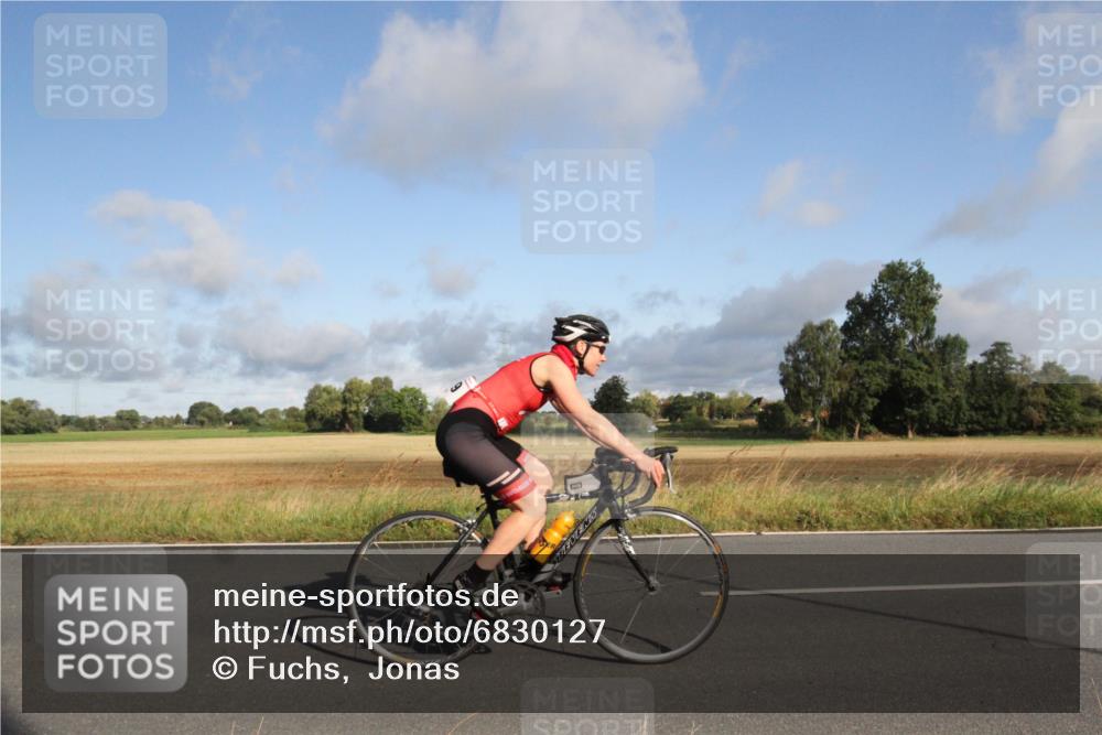 25.08.2024 - Elbe Triathlon Hamburg Fuchs,  Jonas http://msf.ph/oto/6830127 25.08.2024 09:18:29 Radfahren 119, 228, 73 meine-sportfotos.de