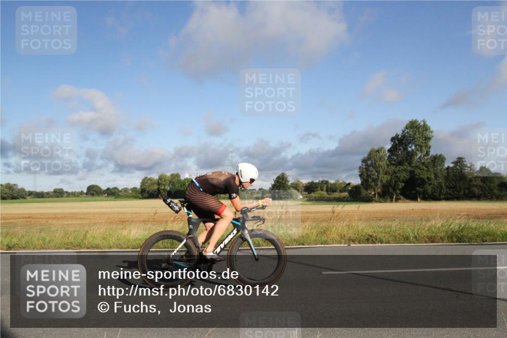25.08.2024 - Elbe Triathlon Hamburg Fuchs,  Jonas http://msf.ph/oto/6830142 25.08.2024 09:18:36 Radfahren 119, 228, 73, 50, 242 meine-sportfotos.de
