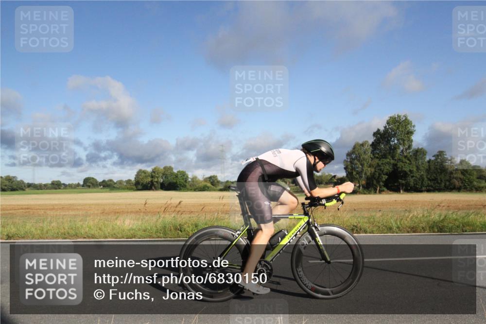 25.08.2024 - Elbe Triathlon Hamburg Fuchs,  Jonas http://msf.ph/oto/6830150 25.08.2024 09:18:53 Radfahren 164, 345, 200, 156, 155 meine-sportfotos.de