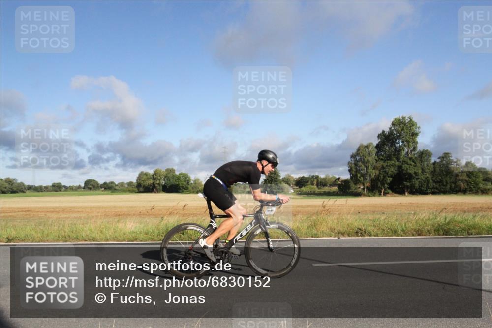 25.08.2024 - Elbe Triathlon Hamburg Fuchs,  Jonas http://msf.ph/oto/6830152 25.08.2024 09:18:56 Radfahren 164, 345, 200, 156, 155 meine-sportfotos.de