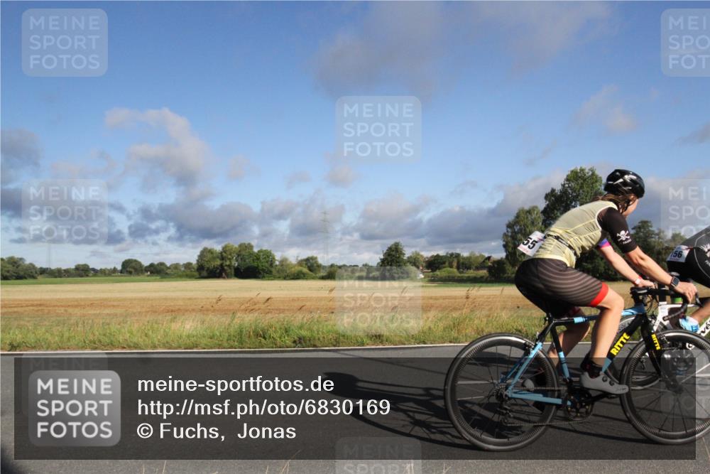 25.08.2024 - Elbe Triathlon Hamburg Fuchs,  Jonas http://msf.ph/oto/6830169 25.08.2024 09:18:58 Radfahren 164, 345, 200, 156, 155 meine-sportfotos.de
