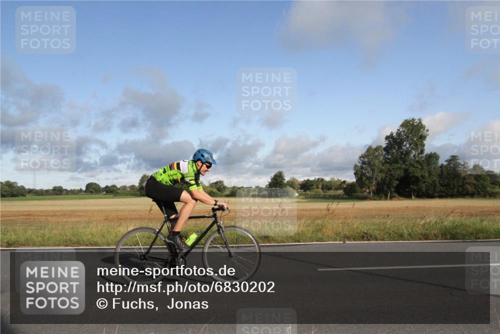 25.08.2024 - Elbe Triathlon Hamburg Fuchs,  Jonas http://msf.ph/oto/6830202 25.08.2024 09:19:22 Radfahren 243, 268, 396, 269, 319, 40 meine-sportfotos.de