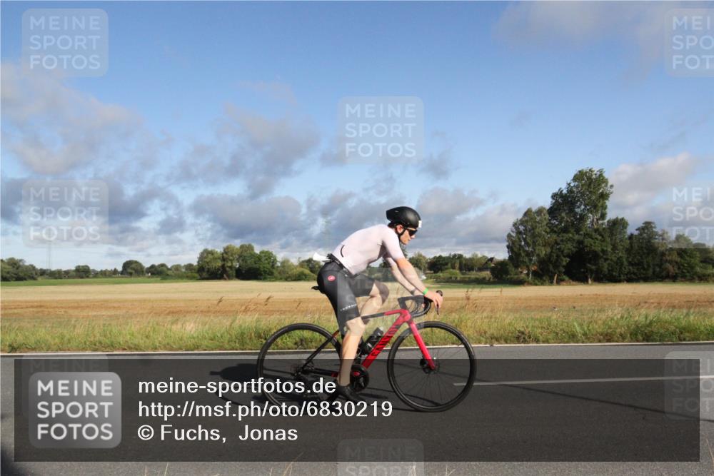 25.08.2024 - Elbe Triathlon Hamburg Fuchs,  Jonas http://msf.ph/oto/6830219 25.08.2024 09:19:44 Radfahren 199, 281 meine-sportfotos.de