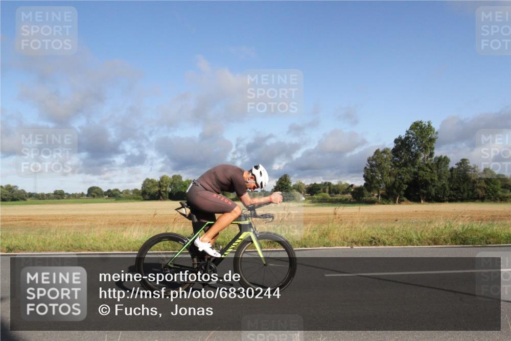 25.08.2024 - Elbe Triathlon Hamburg Fuchs,  Jonas http://msf.ph/oto/6830244 25.08.2024 09:20:06 Radfahren 232, 172, 336 meine-sportfotos.de