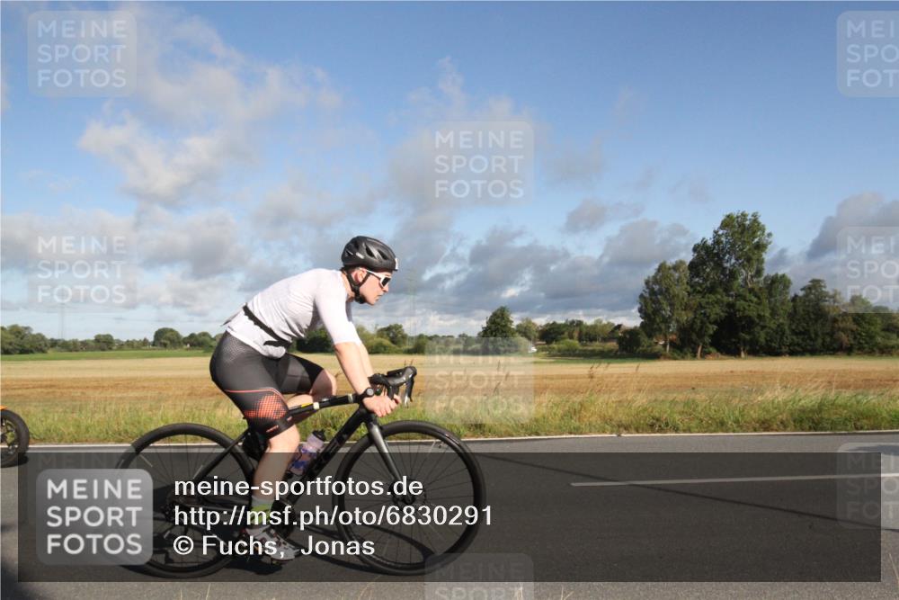 25.08.2024 - Elbe Triathlon Hamburg Fuchs,  Jonas http://msf.ph/oto/6830291 25.08.2024 09:20:31 Radfahren 109, 328, 274, 224, 316, 159 meine-sportfotos.de