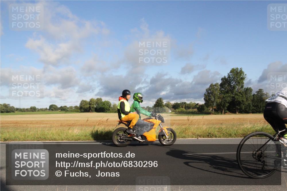 25.08.2024 - Elbe Triathlon Hamburg Fuchs,  Jonas http://msf.ph/oto/6830296 25.08.2024 09:20:32 Radfahren 109, 328, 274, 224, 316, 159 meine-sportfotos.de