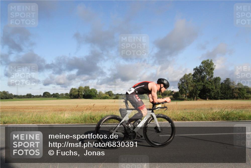 25.08.2024 - Elbe Triathlon Hamburg Fuchs,  Jonas http://msf.ph/oto/6830391 25.08.2024 09:21:33 Radfahren 188, 197, 204 meine-sportfotos.de