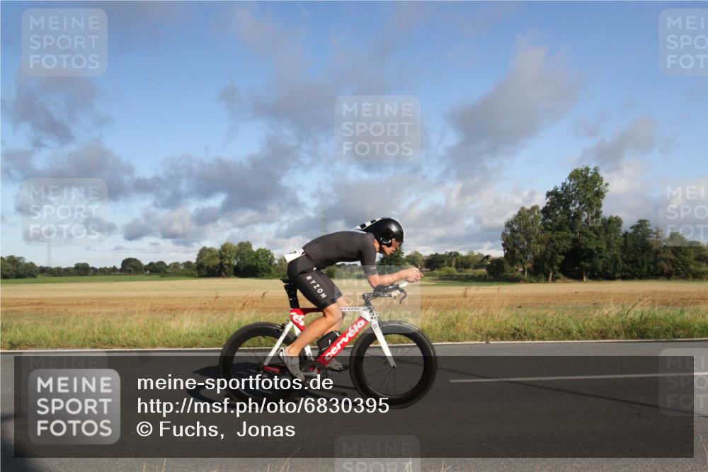 25.08.2024 - Elbe Triathlon Hamburg Fuchs,  Jonas http://msf.ph/oto/6830395 25.08.2024 09:21:38 Radfahren 188, 197, 204, 42, 46, 92 meine-sportfotos.de