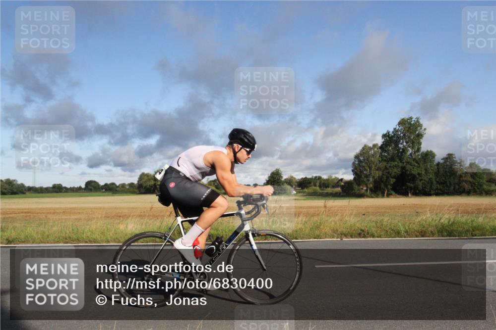 25.08.2024 - Elbe Triathlon Hamburg Fuchs,  Jonas http://msf.ph/oto/6830400 25.08.2024 09:21:39 Radfahren 188, 197, 204, 42, 46, 92, 294, 34 meine-sportfotos.de