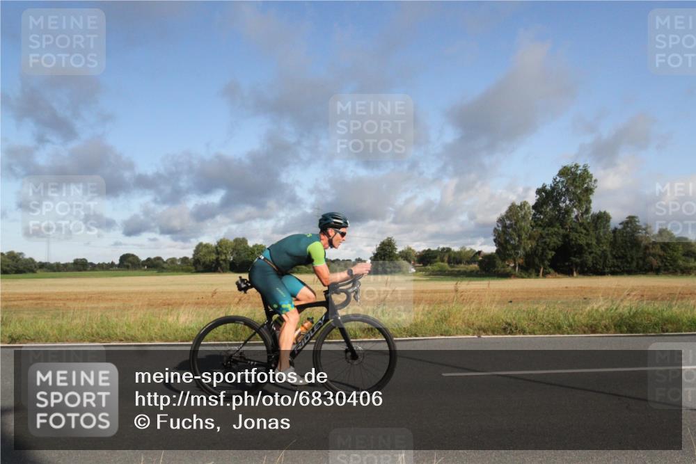 25.08.2024 - Elbe Triathlon Hamburg Fuchs,  Jonas http://msf.ph/oto/6830406 25.08.2024 09:21:40 Radfahren 197, 204, 42, 46, 92, 294, 34 meine-sportfotos.de