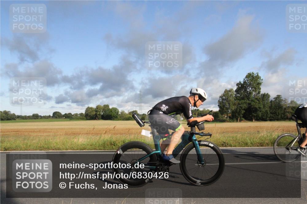 25.08.2024 - Elbe Triathlon Hamburg Fuchs,  Jonas http://msf.ph/oto/6830426 25.08.2024 09:21:45 Radfahren 204, 42, 46, 92, 294, 34, 280, 190 meine-sportfotos.de