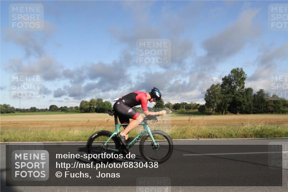 25.08.2024 - Elbe Triathlon Hamburg Fuchs,  Jonas http://msf.ph/oto/6830438 25.08.2024 09:21:54 Radfahren 190, 84, 296, 93, 308 meine-sportfotos.de