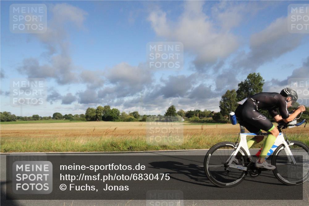 25.08.2024 - Elbe Triathlon Hamburg Fuchs,  Jonas http://msf.ph/oto/6830475 25.08.2024 09:22:16 Radfahren 184, 37, 169, 179 meine-sportfotos.de
