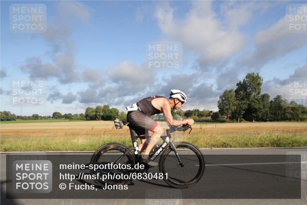 25.08.2024 - Elbe Triathlon Hamburg Fuchs,  Jonas http://msf.ph/oto/6830481 25.08.2024 09:22:20 Radfahren 184, 37, 169, 179, 62, 440, 410, 128, 75 meine-sportfotos.de