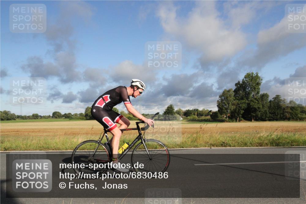 25.08.2024 - Elbe Triathlon Hamburg Fuchs,  Jonas http://msf.ph/oto/6830486 25.08.2024 09:22:22 Radfahren 37, 169, 179, 62, 440, 410, 128, 75 meine-sportfotos.de