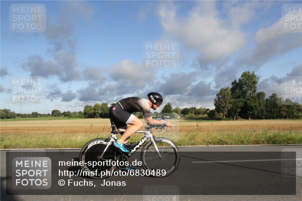 25.08.2024 - Elbe Triathlon Hamburg Fuchs,  Jonas http://msf.ph/oto/6830489 25.08.2024 09:22:23 Radfahren 169, 179, 62, 440, 410, 128, 75 meine-sportfotos.de
