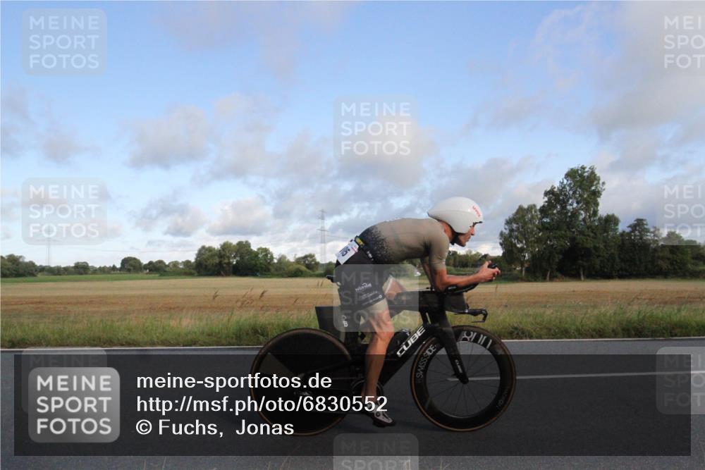 25.08.2024 - Elbe Triathlon Hamburg Fuchs,  Jonas http://msf.ph/oto/6830552 25.08.2024 09:23:10 Radfahren 105, 340, 120 meine-sportfotos.de