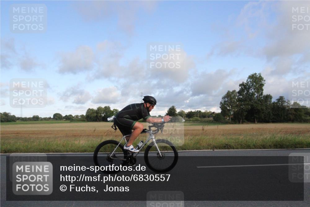 25.08.2024 - Elbe Triathlon Hamburg Fuchs,  Jonas http://msf.ph/oto/6830557 25.08.2024 09:23:13 Radfahren 105, 340, 120, 367 meine-sportfotos.de