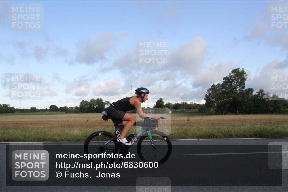25.08.2024 - Elbe Triathlon Hamburg Fuchs,  Jonas http://msf.ph/oto/6830600 25.08.2024 09:23:42 Radfahren 342, 35, 153 meine-sportfotos.de