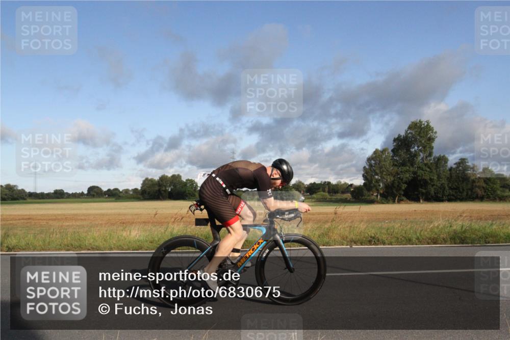 25.08.2024 - Elbe Triathlon Hamburg Fuchs,  Jonas http://msf.ph/oto/6830675 25.08.2024 09:24:22 Radfahren 174, 295, 94, 420, 309, 186, 180 meine-sportfotos.de