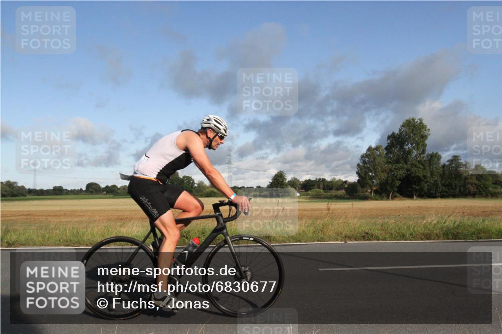 25.08.2024 - Elbe Triathlon Hamburg Fuchs,  Jonas http://msf.ph/oto/6830677 25.08.2024 09:24:23 Radfahren 295, 94, 420, 309, 186, 180 meine-sportfotos.de