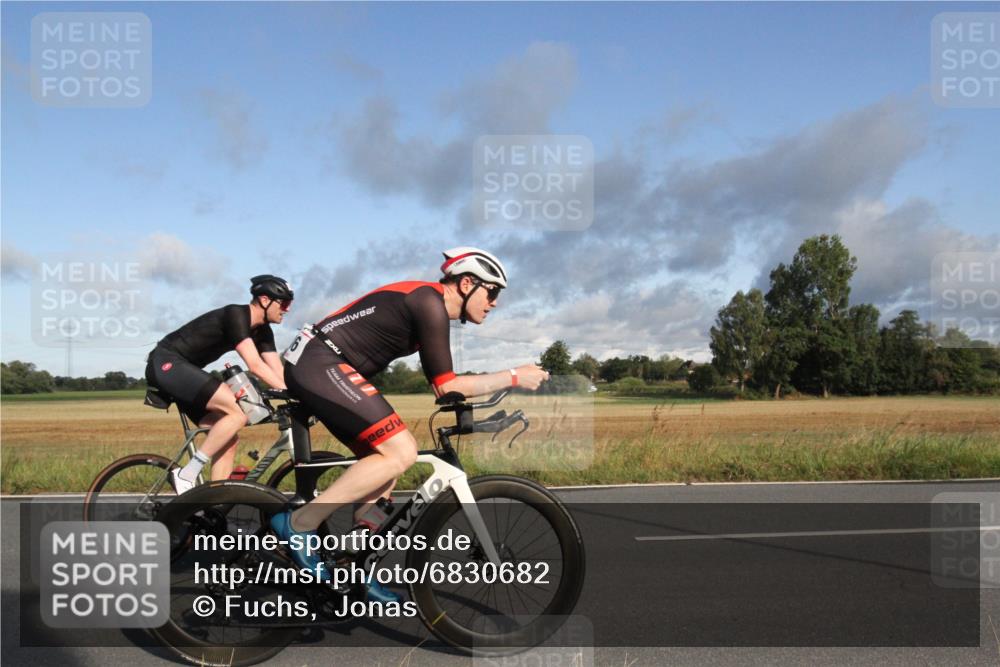 25.08.2024 - Elbe Triathlon Hamburg Fuchs,  Jonas http://msf.ph/oto/6830682 25.08.2024 09:24:25 Radfahren 295, 94, 420, 309, 186, 180 meine-sportfotos.de