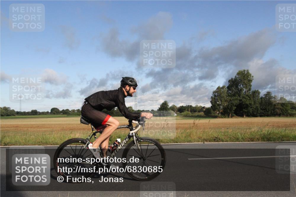 25.08.2024 - Elbe Triathlon Hamburg Fuchs,  Jonas http://msf.ph/oto/6830685 25.08.2024 09:24:26 Radfahren 295, 94, 420, 309, 186, 180 meine-sportfotos.de