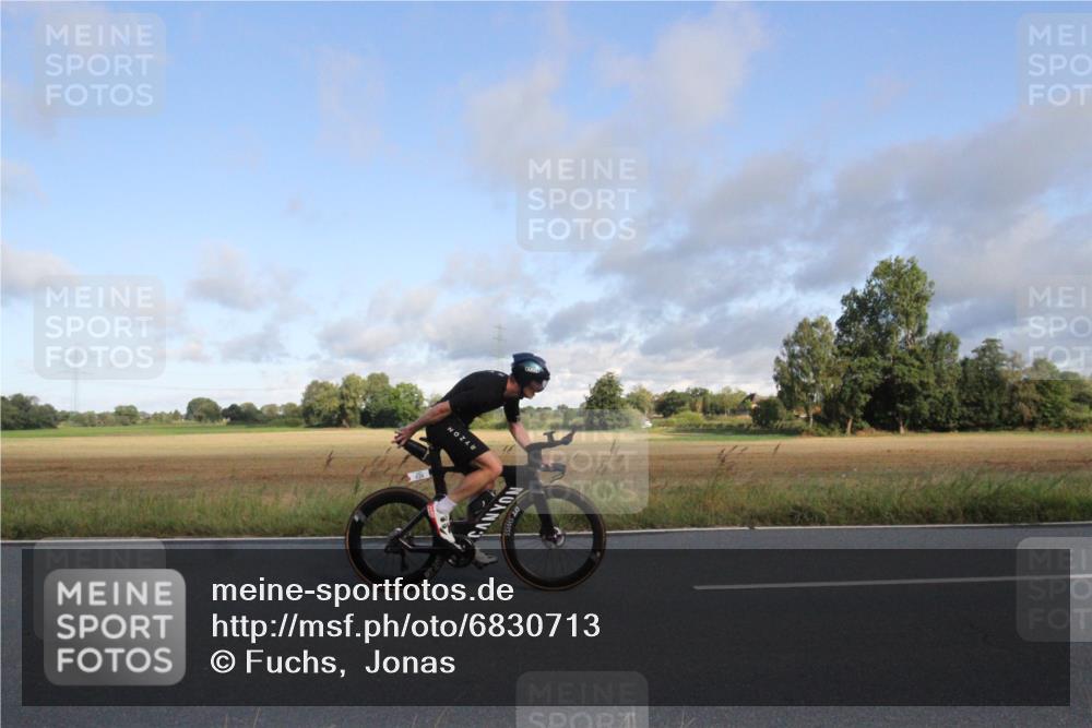 25.08.2024 - Elbe Triathlon Hamburg Fuchs,  Jonas http://msf.ph/oto/6830713 25.08.2024 09:24:47 Radfahren 160, 261, 248, 349, 236, 262, 414, 338, 237, 408 meine-sportfotos.de