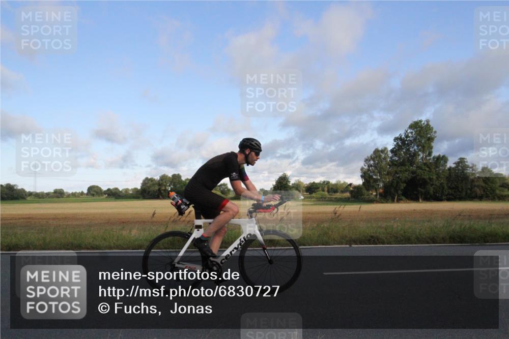 25.08.2024 - Elbe Triathlon Hamburg Fuchs,  Jonas http://msf.ph/oto/6830727 25.08.2024 09:24:52 Radfahren 349, 236, 262, 414, 338, 237, 408 meine-sportfotos.de