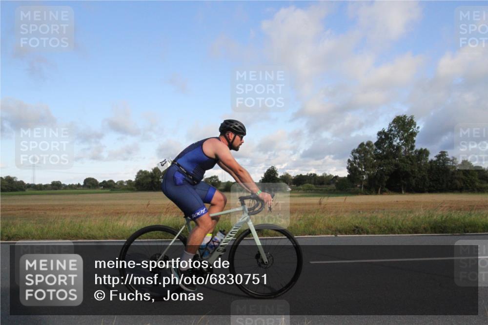 25.08.2024 - Elbe Triathlon Hamburg Fuchs,  Jonas http://msf.ph/oto/6830751 25.08.2024 09:25:11 Radfahren 95, 87, 303, 426, 415 meine-sportfotos.de
