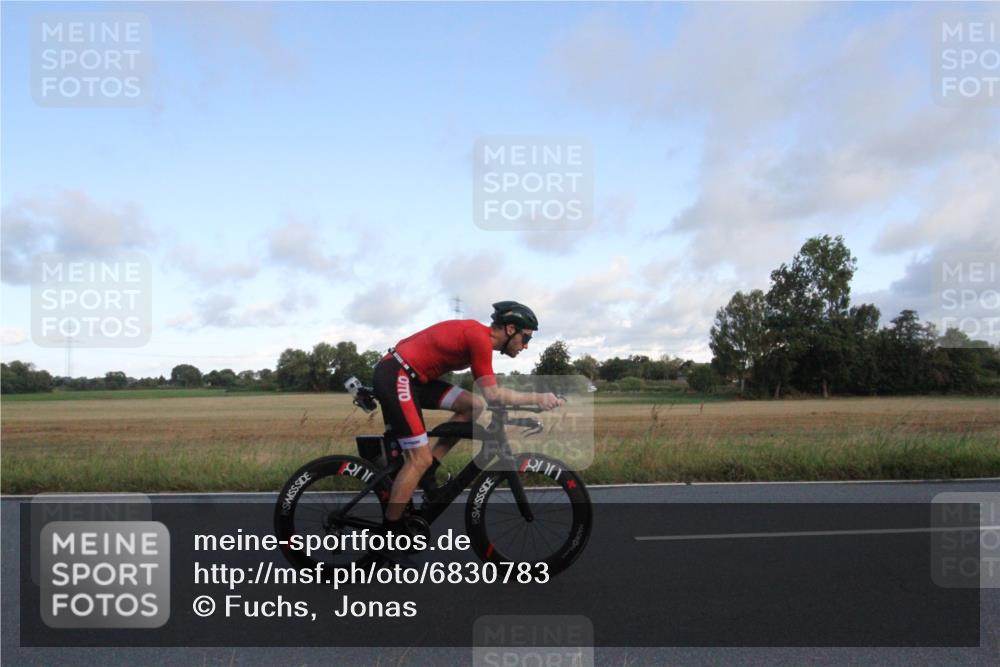 25.08.2024 - Elbe Triathlon Hamburg Fuchs,  Jonas http://msf.ph/oto/6830783 25.08.2024 09:25:34 Radfahren 58, 363, 284 meine-sportfotos.de
