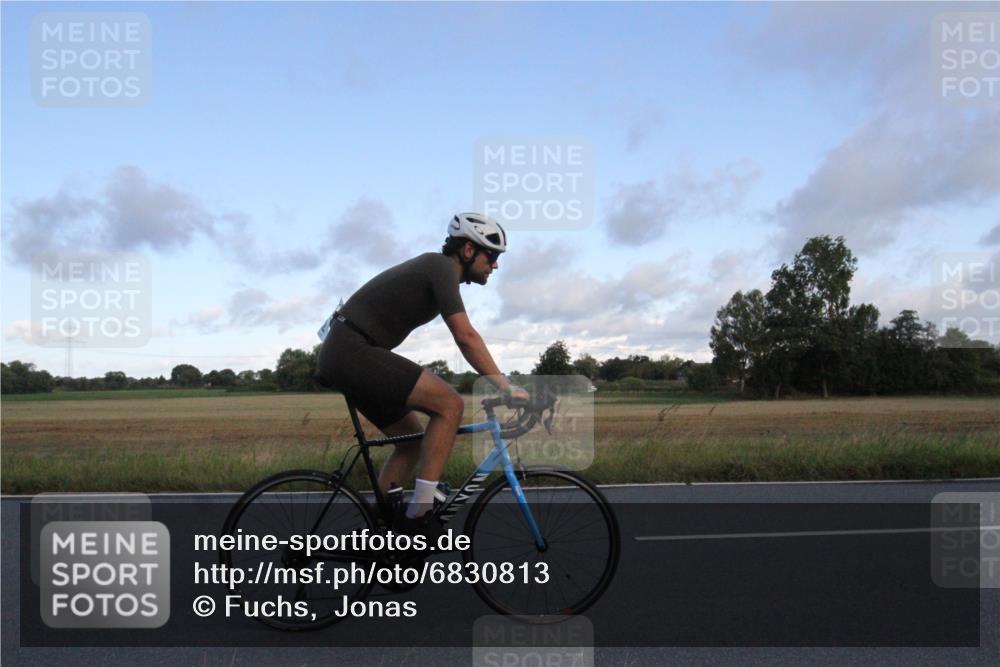 25.08.2024 - Elbe Triathlon Hamburg Fuchs,  Jonas http://msf.ph/oto/6830813 25.08.2024 09:26:04 Radfahren 210, 230, 202, 166, 222, 158, 61, 252, 390 meine-sportfotos.de