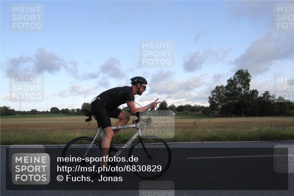 25.08.2024 - Elbe Triathlon Hamburg Fuchs,  Jonas http://msf.ph/oto/6830829 25.08.2024 09:26:10 Radfahren 222, 158, 61, 252, 390, 52, 285, 318 meine-sportfotos.de