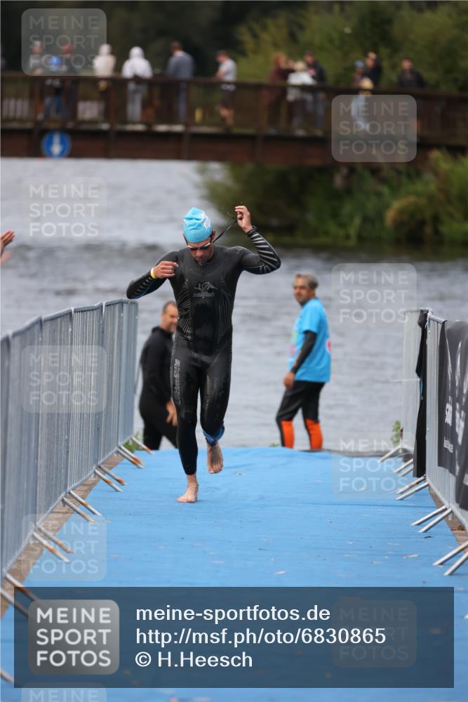 25.08.2024 - Elbe Triathlon Hamburg H.Heesch http://msf.ph/oto/6830865 25.08.2024 08:26:34 Schwimmen 85 meine-sportfotos.de