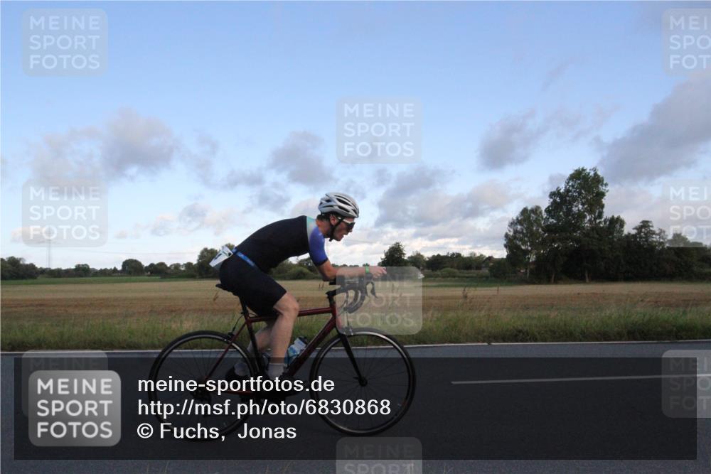 25.08.2024 - Elbe Triathlon Hamburg Fuchs,  Jonas http://msf.ph/oto/6830868 25.08.2024 09:26:26 Radfahren 83, 194, 217, 244, 193, 293, 239 meine-sportfotos.de