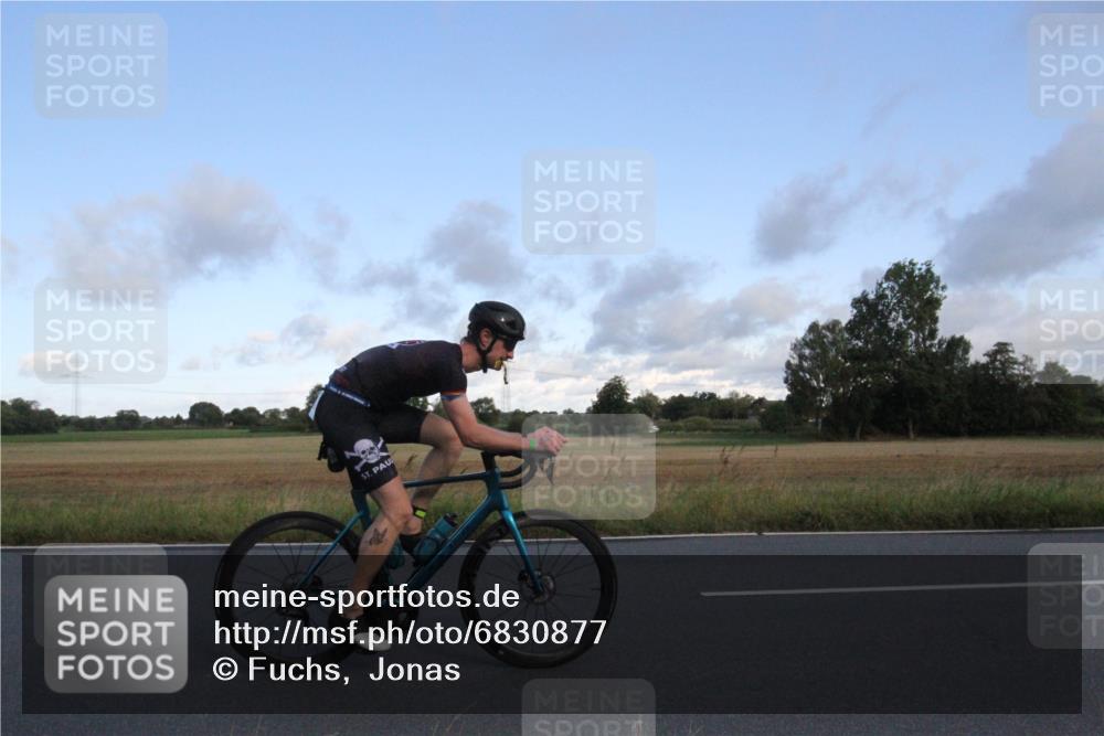 25.08.2024 - Elbe Triathlon Hamburg Fuchs,  Jonas http://msf.ph/oto/6830877 25.08.2024 09:26:29 Radfahren 194, 217, 244, 193, 293, 239 meine-sportfotos.de