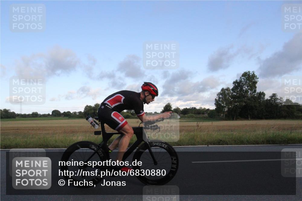 25.08.2024 - Elbe Triathlon Hamburg Fuchs,  Jonas http://msf.ph/oto/6830880 25.08.2024 09:26:30 Radfahren 194, 217, 244, 193, 293, 239 meine-sportfotos.de