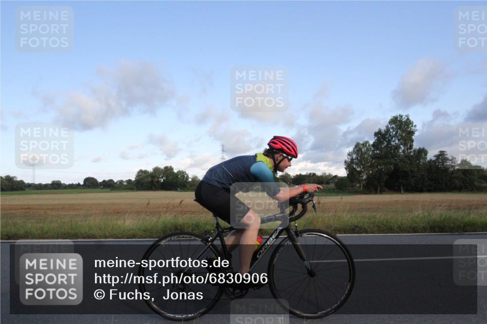 25.08.2024 - Elbe Triathlon Hamburg Fuchs,  Jonas http://msf.ph/oto/6830906 25.08.2024 09:27:04 Radfahren 134, 372 meine-sportfotos.de
