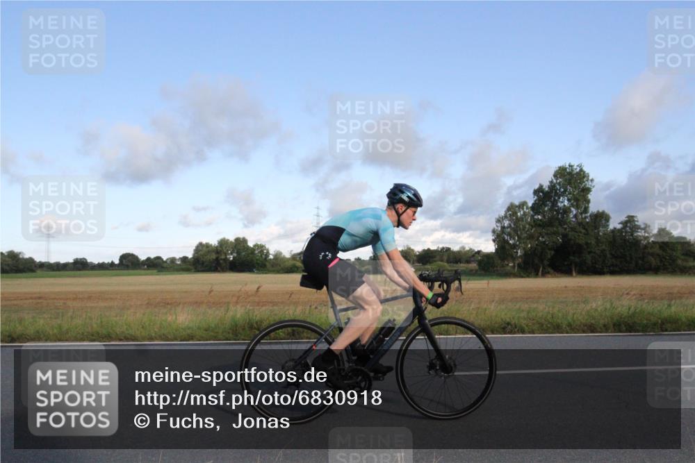 25.08.2024 - Elbe Triathlon Hamburg Fuchs,  Jonas http://msf.ph/oto/6830918 25.08.2024 09:27:17 Radfahren 235, 434 meine-sportfotos.de
