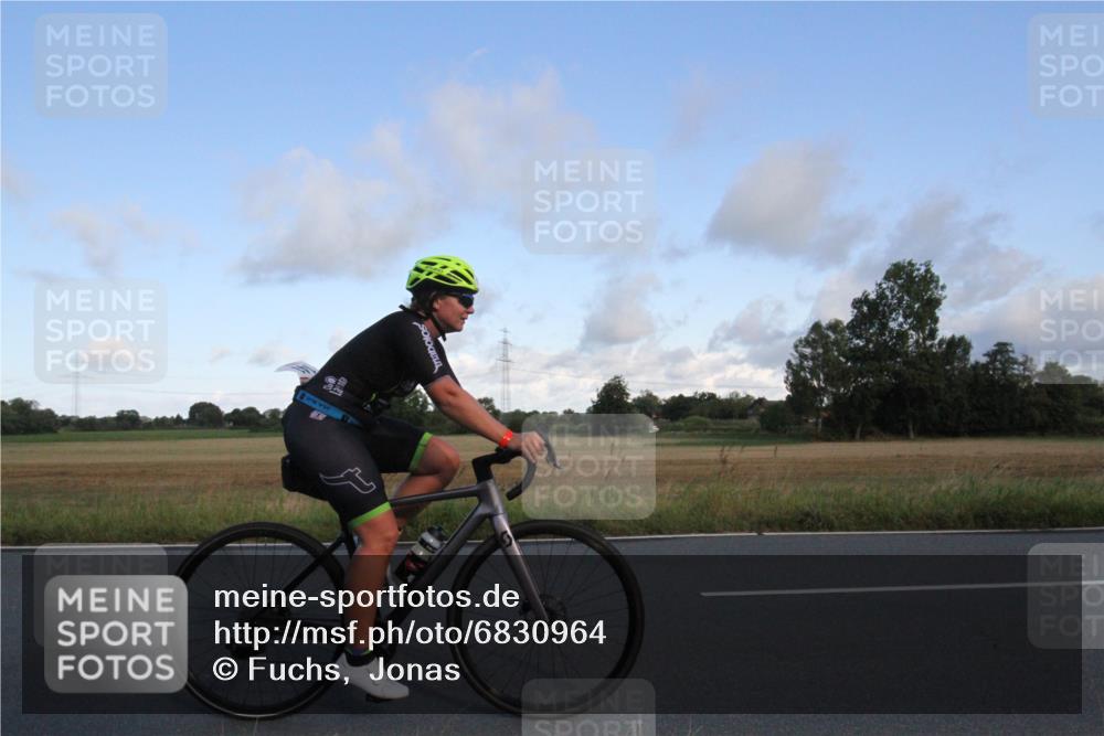 25.08.2024 - Elbe Triathlon Hamburg Fuchs,  Jonas http://msf.ph/oto/6830964 25.08.2024 09:27:56 Radfahren 276, 165, 141, 41, 233 meine-sportfotos.de