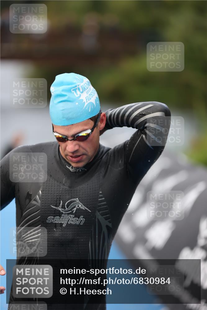 25.08.2024 - Elbe Triathlon Hamburg H.Heesch http://msf.ph/oto/6830984 25.08.2024 08:26:39 Schwimmen 85 meine-sportfotos.de