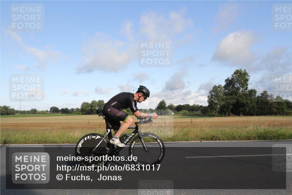 25.08.2024 - Elbe Triathlon Hamburg Fuchs,  Jonas http://msf.ph/oto/6831017 25.08.2024 09:28:19 Radfahren 270, 358, 398, 168 meine-sportfotos.de