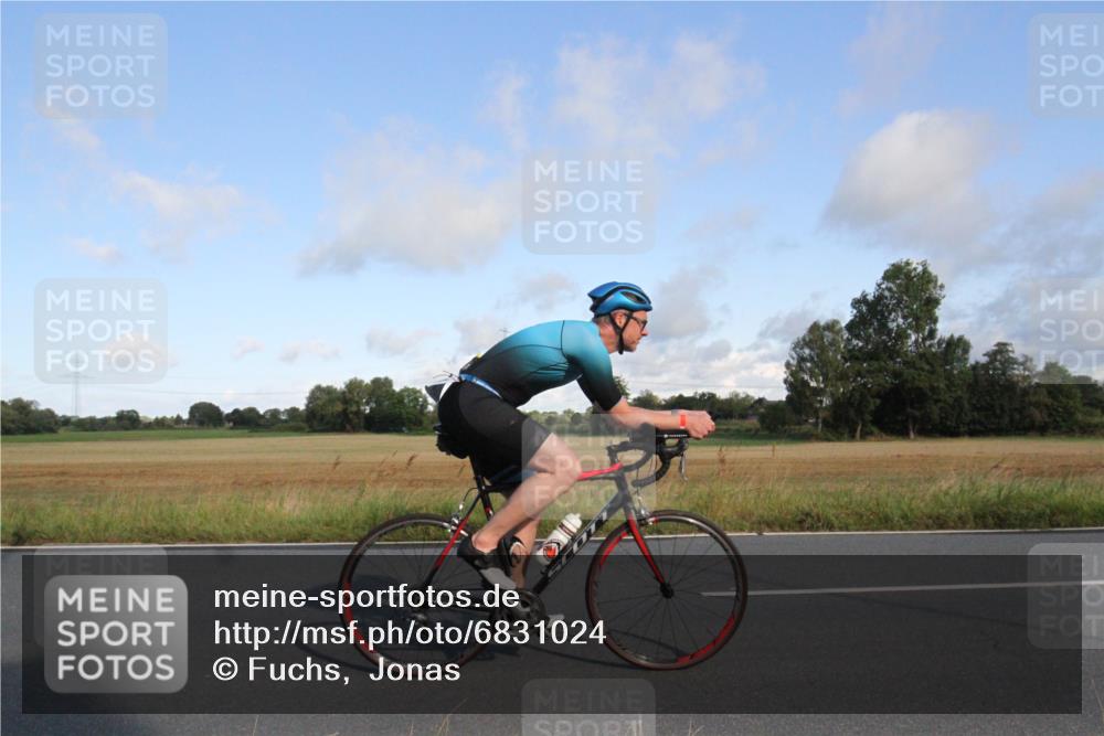25.08.2024 - Elbe Triathlon Hamburg Fuchs,  Jonas http://msf.ph/oto/6831024 25.08.2024 09:28:24 Radfahren 358, 398, 168, 143 meine-sportfotos.de