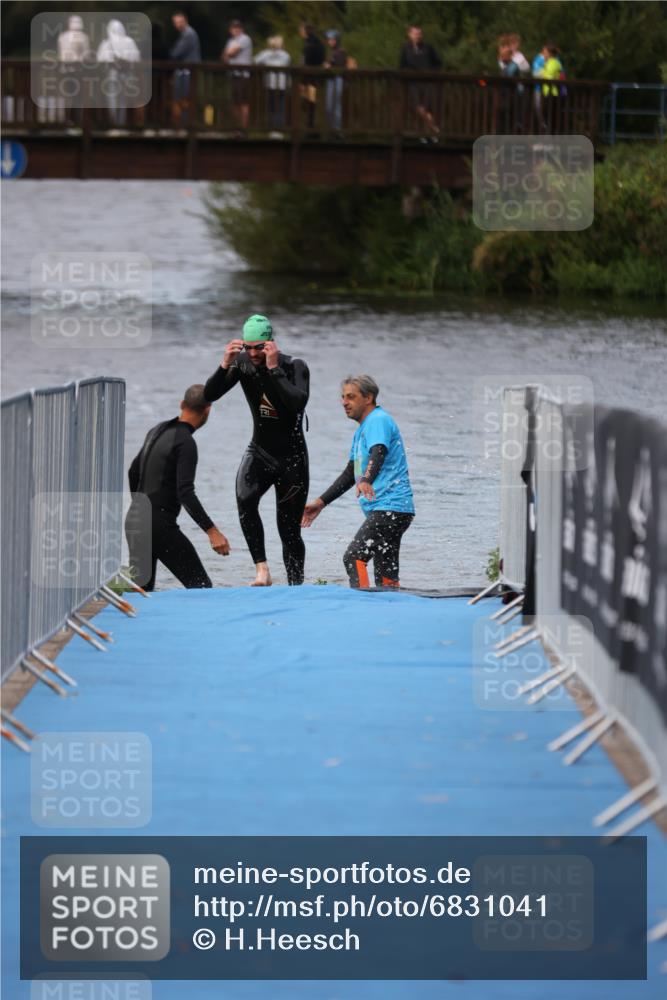 25.08.2024 - Elbe Triathlon Hamburg H.Heesch http://msf.ph/oto/6831041 25.08.2024 08:27:59 Schwimmen 47 meine-sportfotos.de
