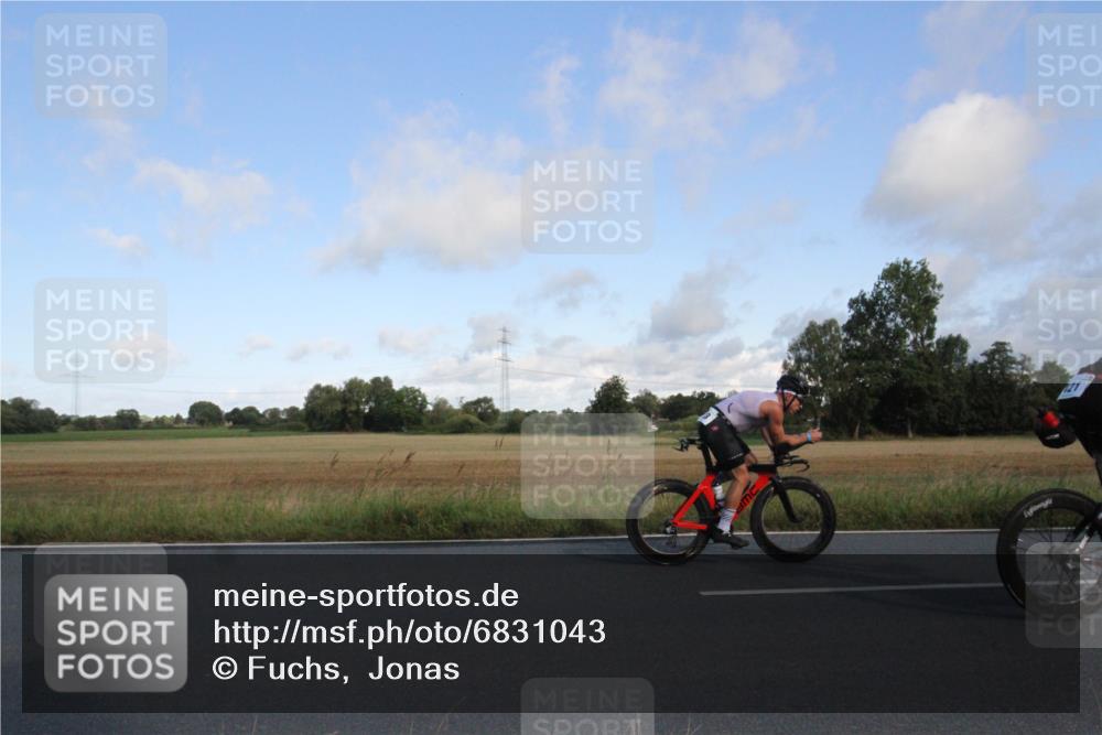 25.08.2024 - Elbe Triathlon Hamburg Fuchs,  Jonas http://msf.ph/oto/6831043 25.08.2024 09:28:34 Radfahren 431, 368, 421, 333, 341, 130 meine-sportfotos.de