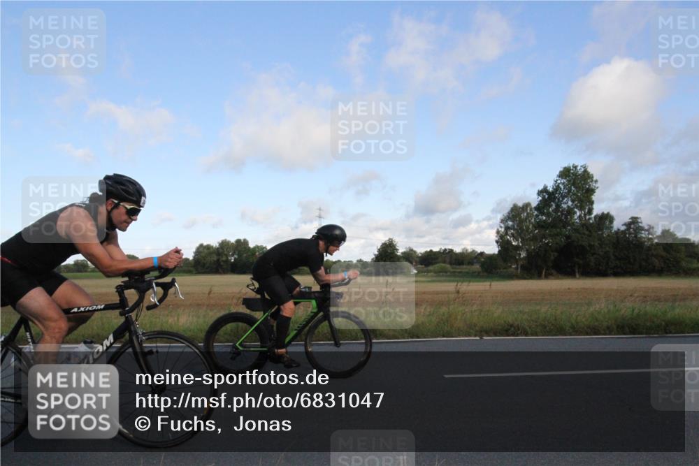 25.08.2024 - Elbe Triathlon Hamburg Fuchs,  Jonas http://msf.ph/oto/6831047 25.08.2024 09:28:35 Radfahren 431, 368, 421, 333, 341, 130, 388 meine-sportfotos.de